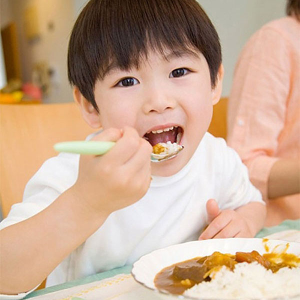 Chế độ ăn giàu dinh dưỡng giúp bé khỏe và lớn nhanh