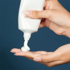 Sữa rửa mặt SK-II chứa thành phần làm sạch dịu nhẹ