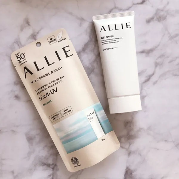 Kem chống nắng Allie chứa nhiều dưỡng chất tốt để bảo vệ cho da