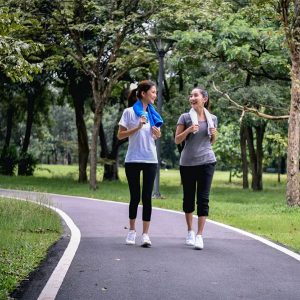 Vận động thường xuyên giúp cơ thể khỏe mạnh và giảm tình trạng chuột rút